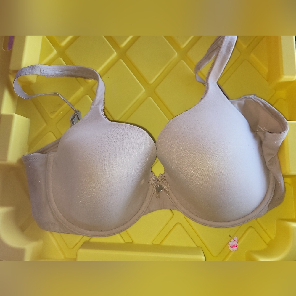 Victoria's Secret Cream Padded Bra